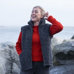 Köstliche und weiche Weste aus 100 % Merinowolle.