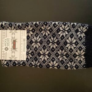 Wollsocken mit wunderschönem Schneeflockenmuster aus 60 prozent Wolle